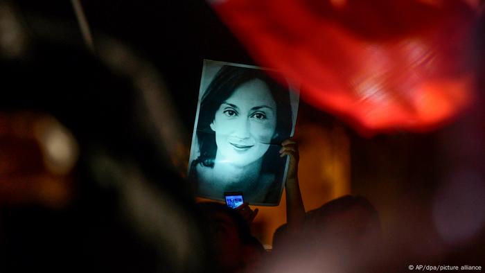 Daphne Caruana Galizia foi vítima de explosão em 16 de outubro de 2017