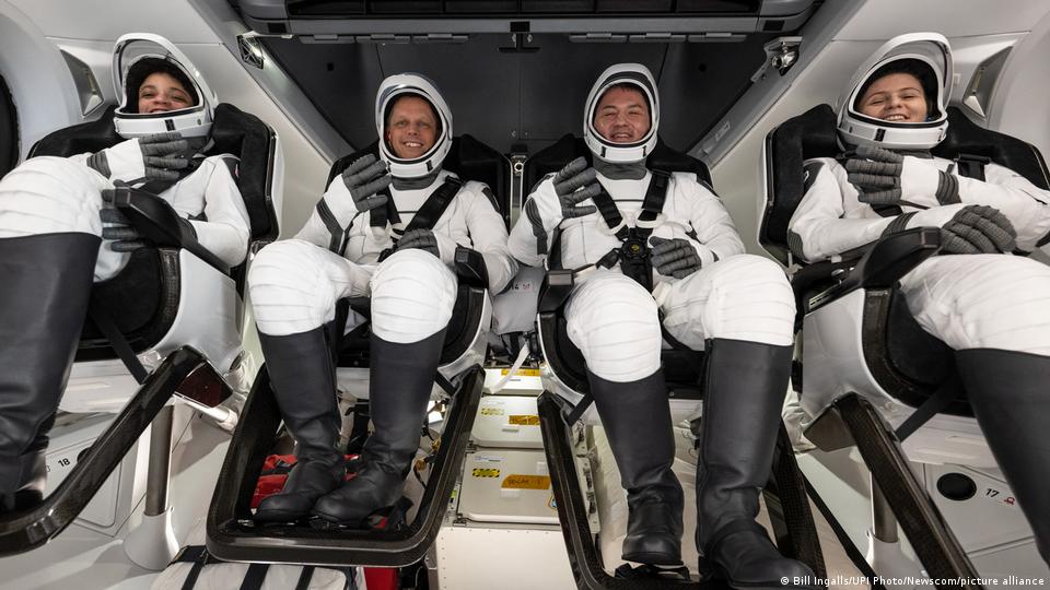 SpaceX returns 4 astronauts back to Earth – DW – 10/15/2022