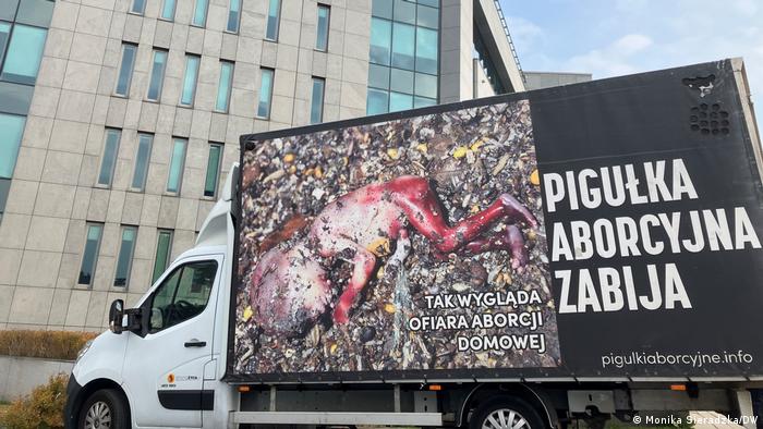 Polonia Varșovia afiș anti-avort pe un camion