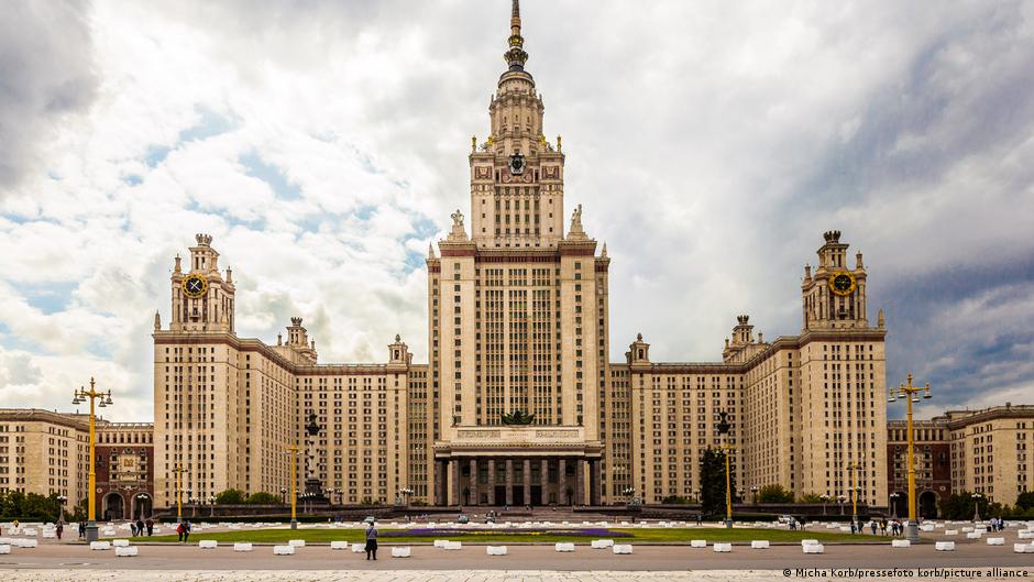 Итоги приемной кампании в вузы РФ: либо на войну, либо за границу