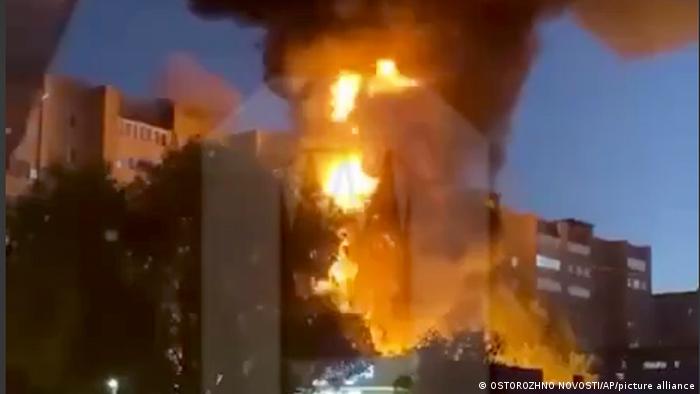 Incendio en un edificio de la ciudad rusa de Yeisk.
