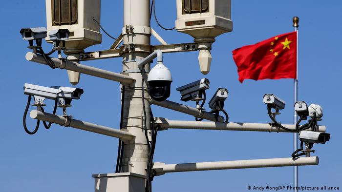 中國間諜已經成為困繞美國的一大國安議題，圖為北京街上密集的監視器（資料照）