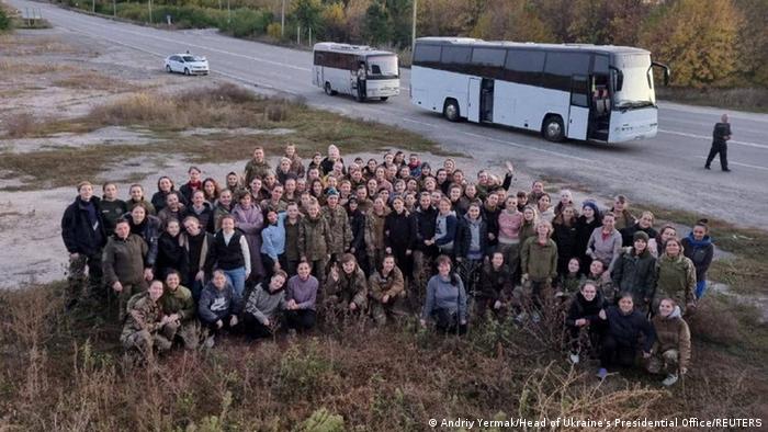 乌克兰总统办公室主任安德烈·耶尔马克表示，这一次大规模的战俘交换活动中乌克兰交换回来的108名战俘全部都是女性。