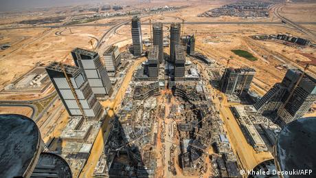 Дори бедняшкото ядене с боб лук и хляб вече не