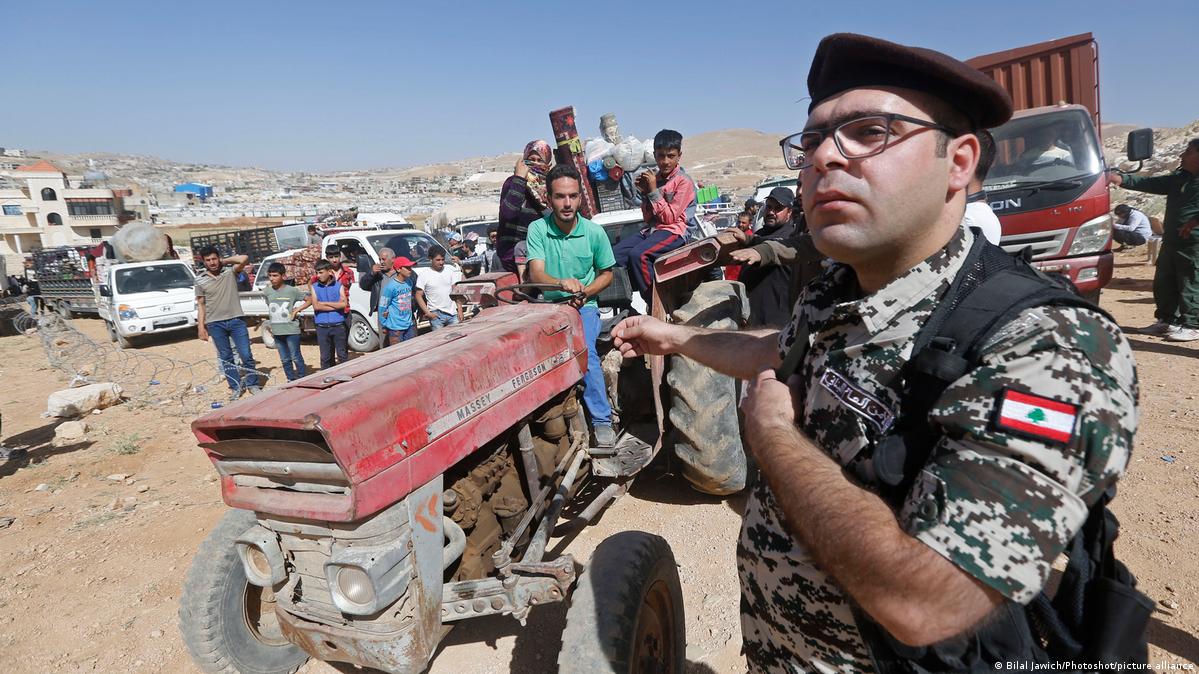 Lebanon's threat to send Syrians home Fact or fiction? DW 10/18/2022