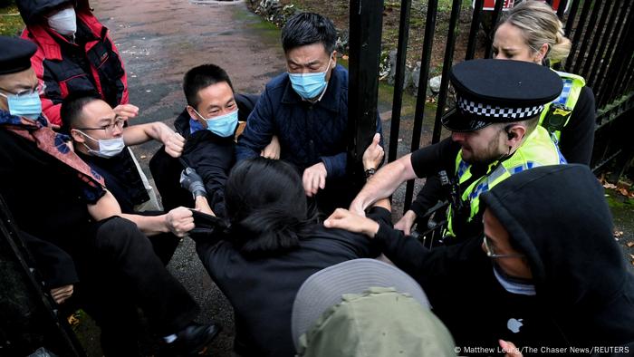 UK Demonstration gegen Chinas Präsident Xi Jinping in Manchester