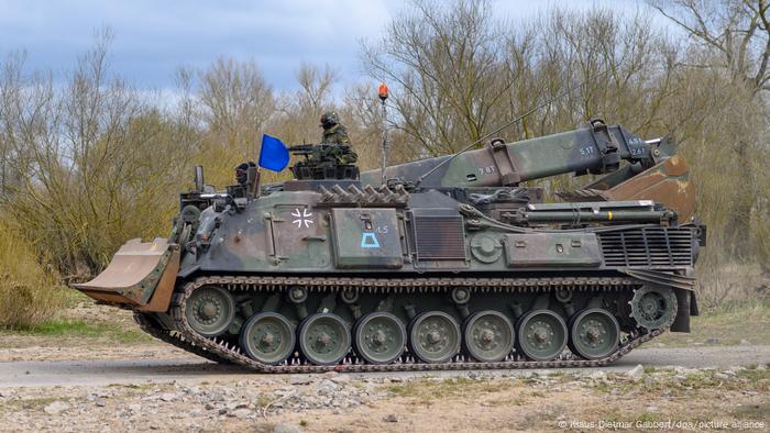 Deutschland | Bergepanzer bei einer Militärübung in Hohengöhren Deutschland | Bergepanzer bei einer Militärübung in Hohengöhren