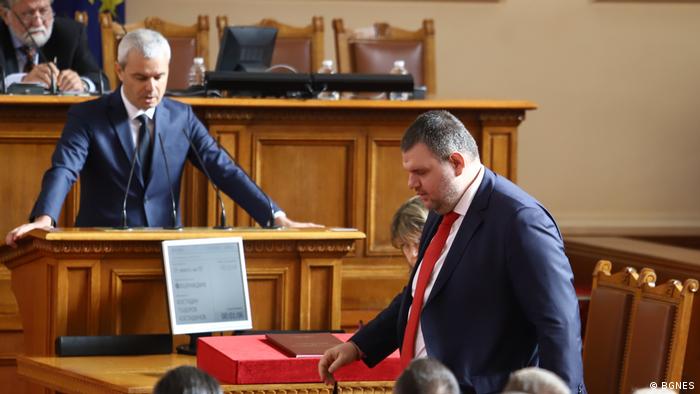 Пред очите ни се разиграва срамна партизанщина. От боричканията между