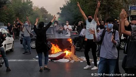 В Техеран започват публични процеси срещу участници в антиправителствените протести