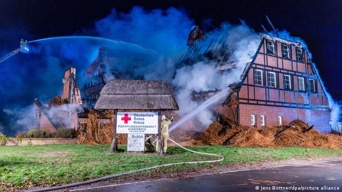 Приют за бежанци в германската провинция Мекленбург-Предна Померания изгоря. Полицията