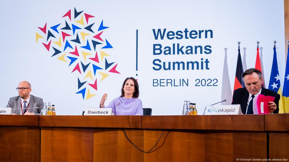 Nemačka ministarka spoljnih poslova Analena Berbok (u sredini) na konferenciji o Zapadnom Balkanu u Berlinu u oktobru 2022.