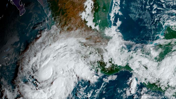 Imagen saltelital del huracán.