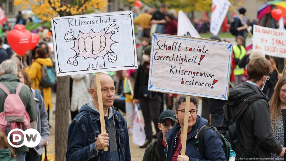 thousands-protest-energy-costs-in-german-cities-dw-10-22-2022