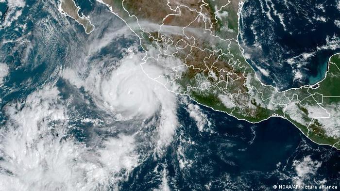 Roslyn avanza hacia México como huracán mayor de categoría 4 | Las noticias  y análisis más importantes en América Latina | DW | 23.10.2022