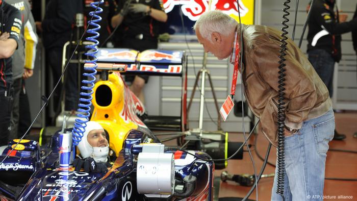 Formel 1 2012 - Mateschitz im Gespräch mit Formel-1-Pilot Sebastian Vettel Formel 1 2012 - Mateschitz im Gespräch mit Formel-1-Pilot Sebastian Vettel