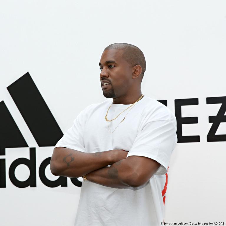 Adidas sits on Yeezy shoes after with US rapper – DW – 05/05/2023