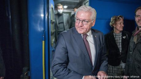 Германският президент Франк Валтер Щайнмайер пристигна тази сутрин изненадващо в Киев