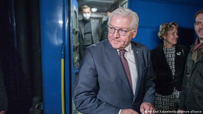 Германският президент Франк-Валтер Щайнмайер пристигна тази сутрин изненадващо в Киев.