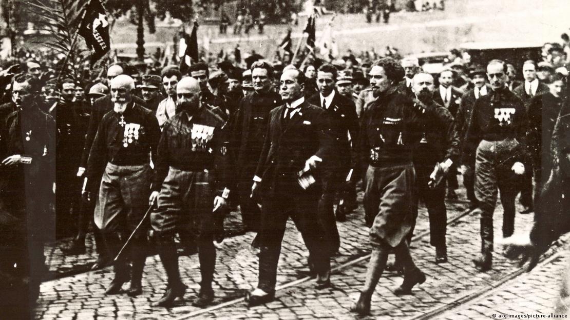 Ο Μουσολίνι στην Πορεία προς τη Ρώμη προκειμένου να καταλάβει την εξουσία (1922)