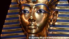 MUNICH, GERMANY - APRIL 02: The burial mask of Egyptian Pharaoh Tutankhamun is shown during the 'Tutanchamun - Sein Grab und die Schaetze' Exhibition Preview at Kleine Olympiahalle on April 2, 2015 in Munich, Germany. (Photo by Hannes Magerstaedt/Getty Images)