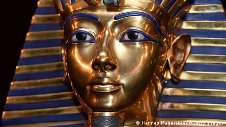 Първо умира човекът финансирал откриването на гробницата на Тутанкамон а