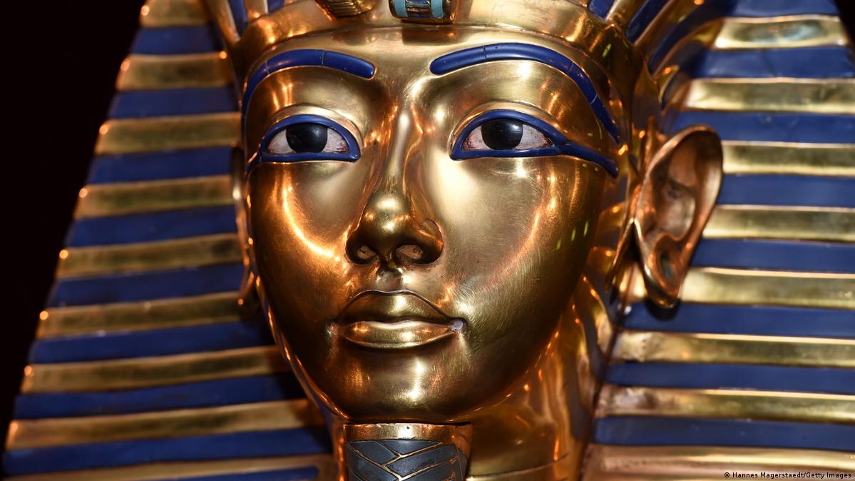 Phát hiện mộ của vua Tutankhamun tròn 100 năm - một sự kiện không thể bỏ qua. Hãy xem hình ảnh để hiểu rõ hơn về vị vua này và văn hóa Ai Cập cổ đại.