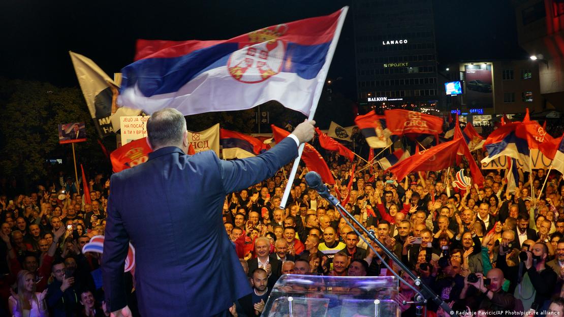 Lider bosanskih Srba Milorad Dodik tokom protesta protiv Centralne izborne komisije Bosne i Hercegovine u Banjaluci u oktobru 2022.
