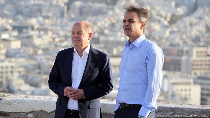 Kanclerz Scholz i premier Grecji Mitsotakis w październiku 2022 r. w Atenach