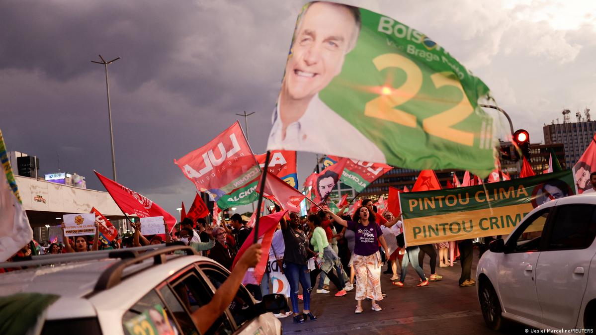 32% dos brasileiros se dizem petistas e 25%, bolsonaristas – DW ...