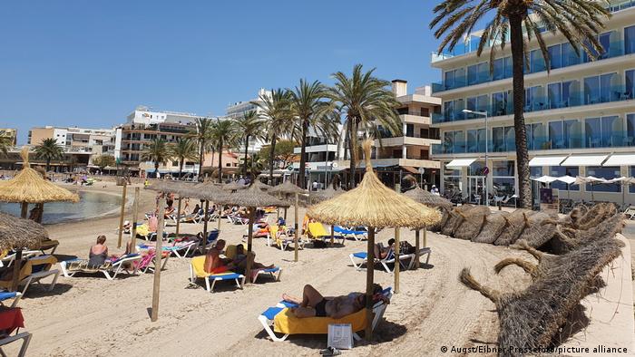 Wieder gut gebucht: Hotels und Ferienwohnungen in Spanien, hier an der Palya de Palma auf Mallorca 