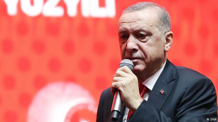 Erdogan pomerio izbore za maj