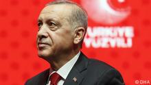 „Jahrhundert der Türkei“: AKP's Zukunftsvision Beschreibung: Preasident Erdogan enthüllte Zukunftsvision: der AKP „Jahrhundert der Türkei“ Schlagworte: Erdogan, Jahrhundert der Türkei, Zukunftsvision, AKP Wo: Ankara Quelle: DHA Demirören Nachrichten Agentur Die Rechte der Fotos sind für DW frei 