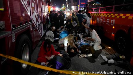 Най малко 146 са жертвите от празнуване на Хелоуин в Сеул