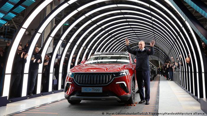 Além de fornecer veículos e peças para a UE, a Turquia está fabricando seus próprios carros elétricos