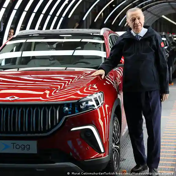 Turkey launches TOGG car, Erdogan's prestige project – DW – 10/30/2022