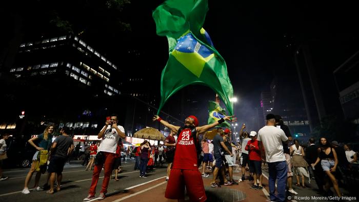Festejos en Sao Paulo por la victoria electoral de Lula.