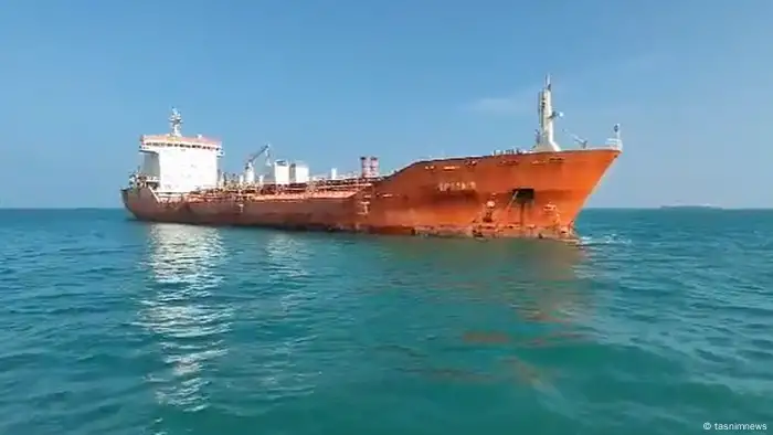 ناقلة نفط في مضيق هرمز
