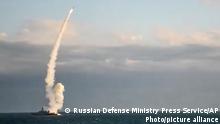 31.10.2022****In this handout photo released by Russian Defense Ministry Press Service on Monday, Oct. 31, 2022, A Russian warship launches a cruise missile at a target in Ukraine. A massive barrage of Russian strikes hit critical infrastructure in Kyiv, Kharkiv and other Ukrainian cities on Monday morning, knocking out water and power supplies in apparent retaliation for what Moscow alleged was a Ukrainian attack on its Black Sea Fleet over the weekend. (Russian Defense Ministry Press Service via AP)