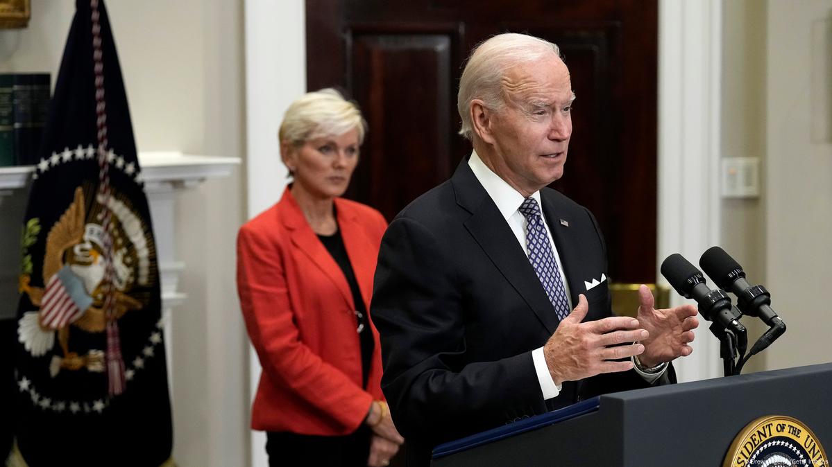 Biden Criticizes Oil Company Profits As 'windfall Of War' – DW – 10/31/2022