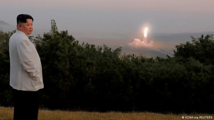 金正恩乐意出现在重要的导弹发射现场，图片摄于2022年10月