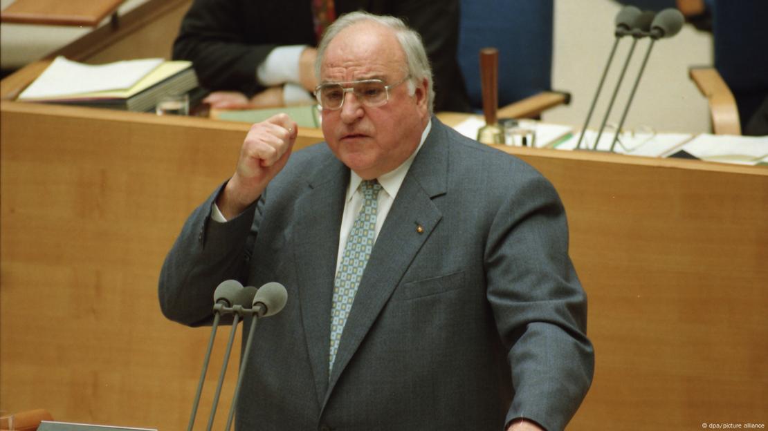 Helmut Kohl, CDU duke folur në Bundestag në vitin 1995