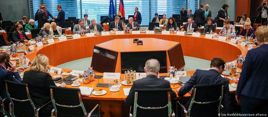 Die Ministerpräsidenten der 16 Bundesländer einigen sich mit dem Büro von Bundeskanzler Ofal Scholz auf Maßnahmen zur Eindämmung der Inflationsfolgen Die Ministerpräsidenten der 16 Bundesländer einigen sich mit dem Büro von Bundeskanzler Ofal Scholz auf Maßnahmen zur Eindämmung der Inflationsfolgen