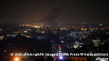 Rauch steigt nach einem israelischen Luftangriff auf Khan Yunis im südlichen Gazastreifen über dem Gebiet auf. Nach Raketenbeschuss aus dem Gazastreifen in Richtung Israel hat das israelische Militär nach eigenen Angaben am frühen Freitagmorgen mit Luftschlägen reagiert. +++ dpa-Bildfunk +++