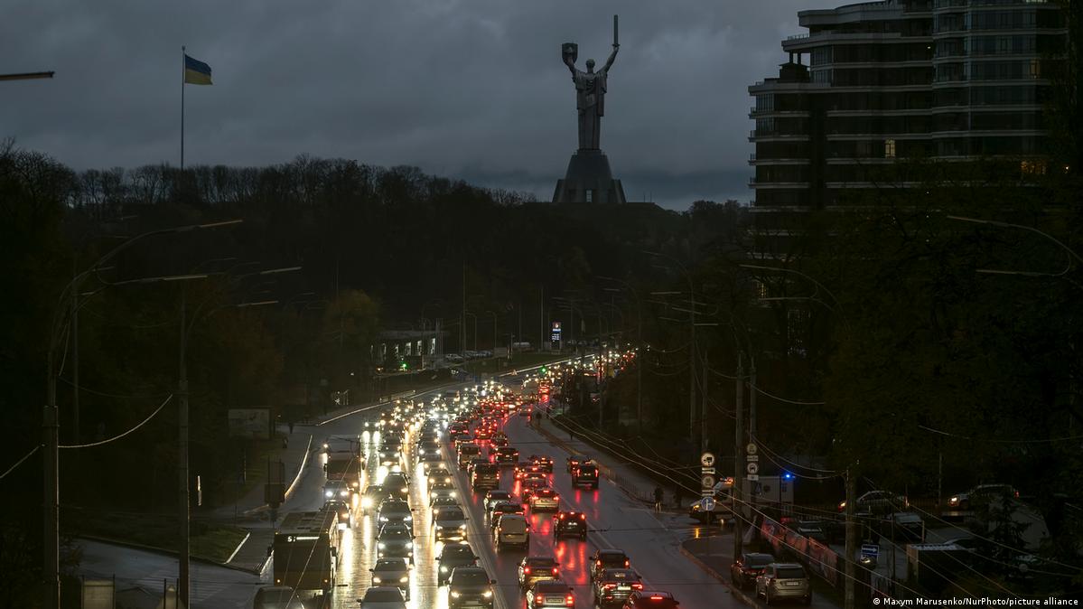 War in Ukraine: Kyiv prepares for a blackout – DW – 11/11/2022