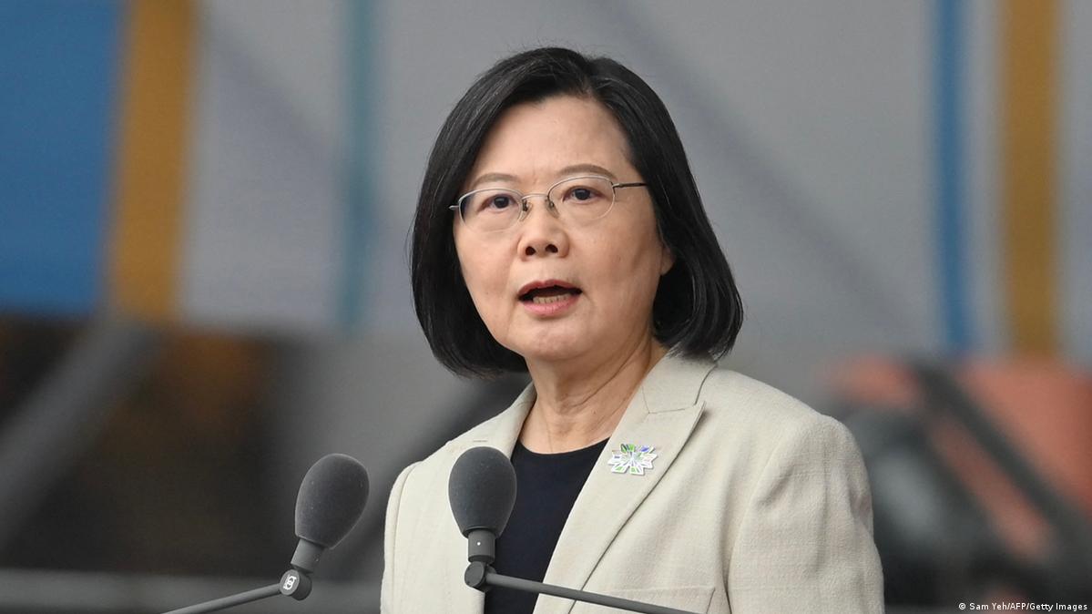 Taiwan president resigns as party head after election losses – DW – 11/26/2022