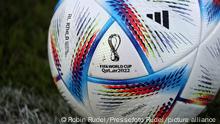 Deutschland, Pforzheim, 25.10.2022, Fussball, U19 DFB Deutschland - U19 Spanien (0:1): Al Rihla Pro adidas Spielball WM 2022 Qatar Katar Feature Logo Schriftzug. Foto: Robin Rudel