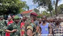 Es handelt sich um Jugendliche, die sich der Armee in Goma in der DRK anschließen.
Author : Zanem Nety Zaidi, Korrespondent DW
Ort : Goma, RDC
Rechte : frei
Datum : November 2022
Suchbegriffe: Goma/jeunes/ armée/ enrolement/M23