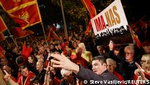 Montenegriner demonstrieren für Verfassung