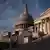 Капитол- седиштето на двата дома на американскиот Конгрес: Претставничкиот дом и Сенатот.