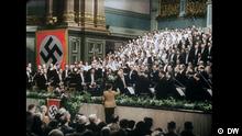 موسيقى كلاسيكية بشعار النازية - المايسترو وعازفة التشيلو في أوشفيتس